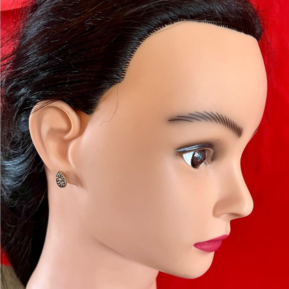 Avon (NIB) 4 pierced earrings gold tone elephant pack - jewelry - Picture 11 of 17